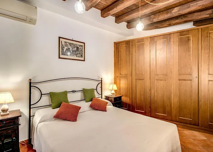 Apartment Charlotte Luxury Coronari Rome